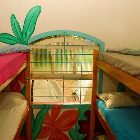 Hostel Tropico De Capricornio - Itagua Ubatuba Rom bilde